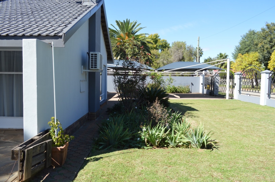 4 Bedroom Property for Sale in Flamwood North West